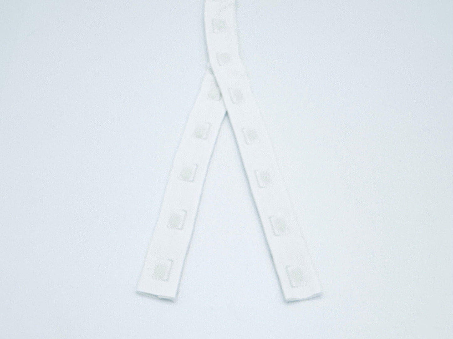 3 cm white magnetic snap tape