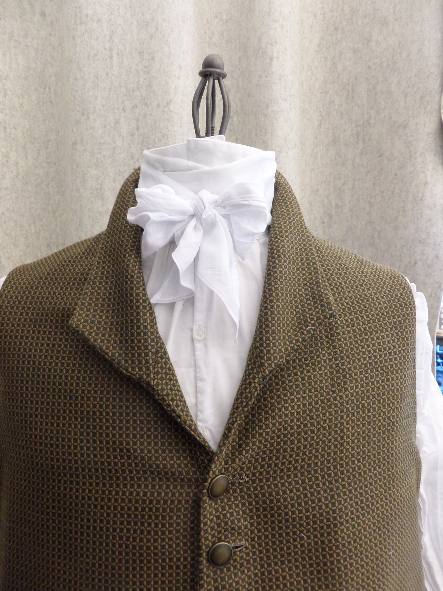 White cotton Lawn small bow cravat. Adjustable from 15-18 inch neck, pre-rigged in the back.